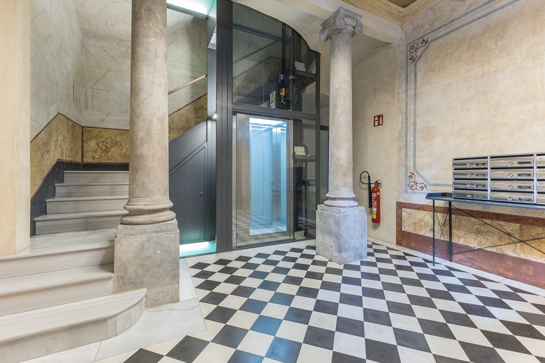 Apartment in Ciutat Vella, Barcelona, Spain 4 - 17425325