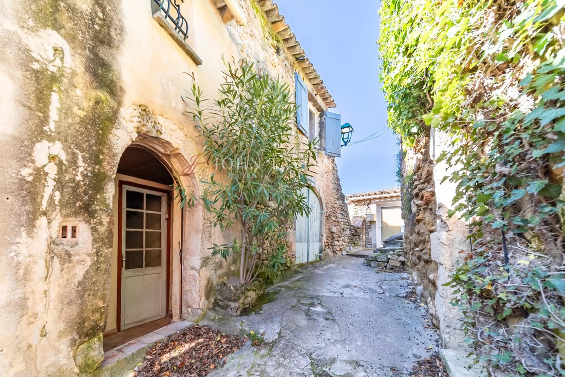 House in Ménerbes, Provence-Alpes-Côte d'Azur, France 2 - 17423746