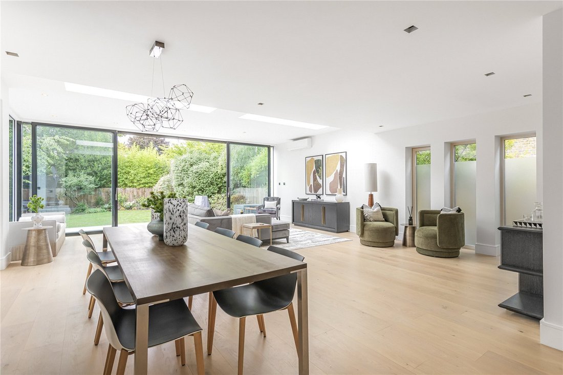 House in Richmond Upon Thames, England 3 - 17425331