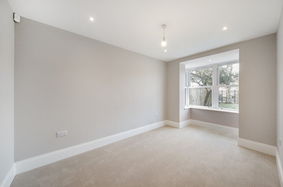 House in Barnet, England 5 - 17424771