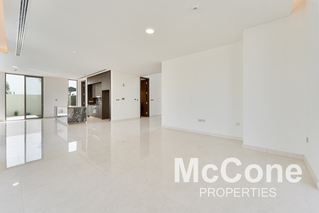 Villa in Hadaeq Sheikh Mohammed Bin Rashid, Dubai, United Arab Emirates 2 - 17423455
