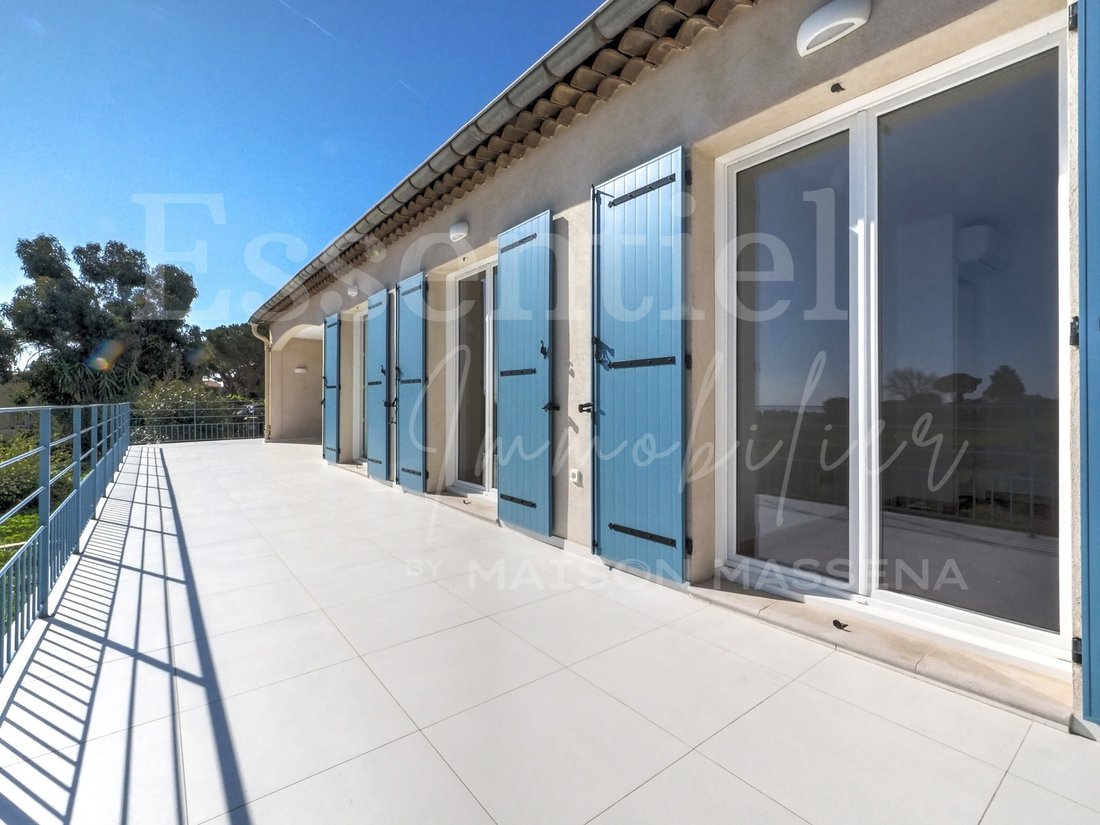 House in Saint-Laurent-du-Var, Provence-Alpes-Côte d'Azur, France 1 - 17423955
