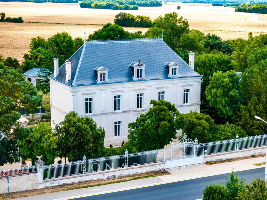 House in Surgères, Nouvelle-Aquitaine, France 2 - 17423878