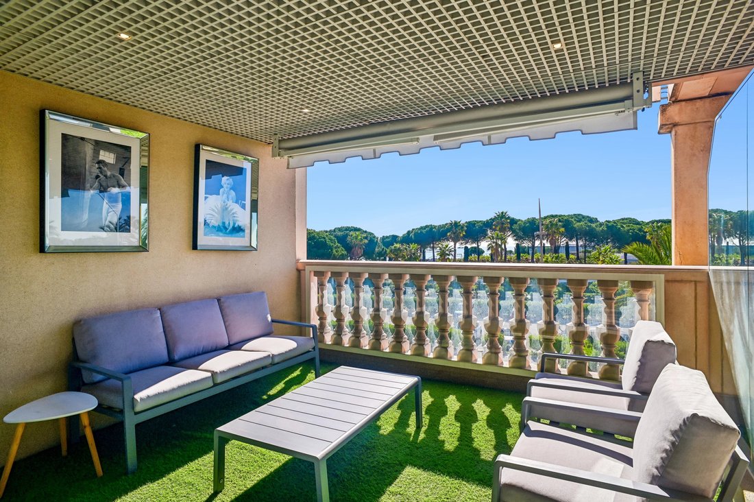 Apartment in Gabelle-Courcettes-Les Clos, Vallauris, France 1 - 17423469