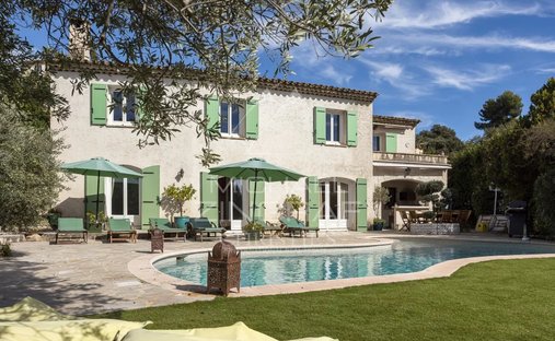 Villa in Sud, La Gaude, France 1