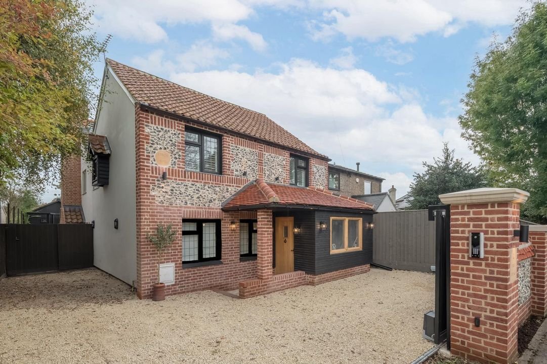 House in Harston, England 1 - 17422778