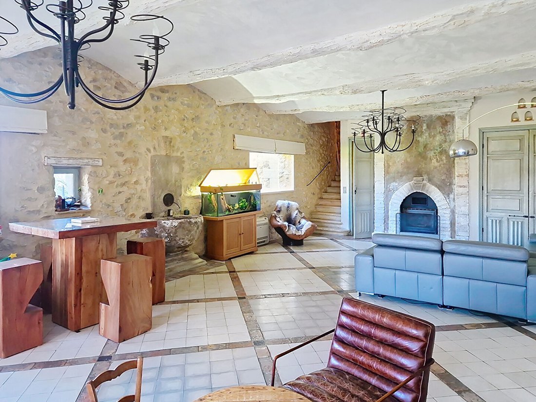 Villa in Pujaut, Occitania, France 4 - 17423678