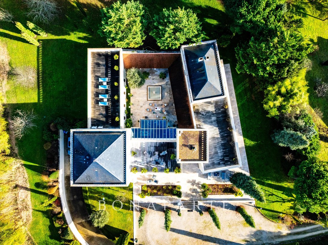 House in Saint-Cyr-sur-Loire, Centre-Val de Loire, France 2 - 17423880