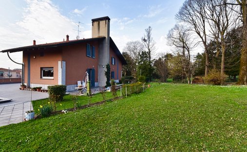 Villa in Carnate, Lombardy, Italy 1