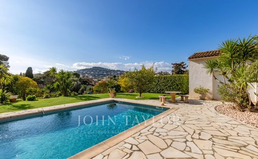 Villa in Saint Maymes-Lauvert, Antibes, France 1