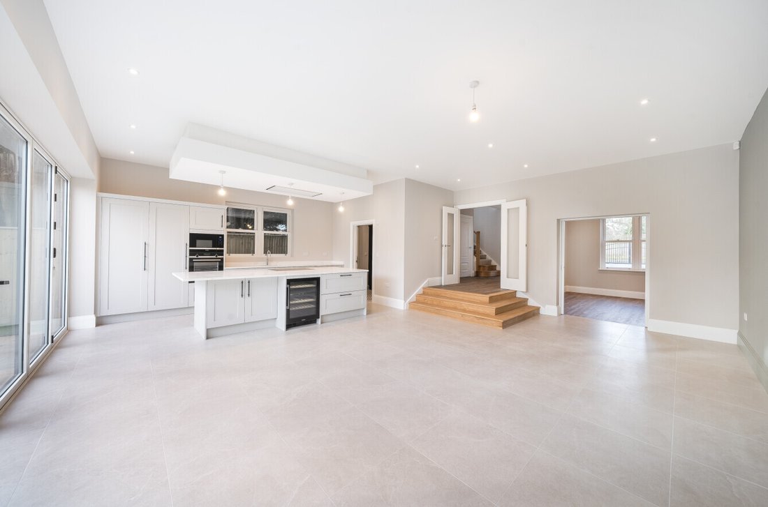 House in Barnet, England 2 - 17424771