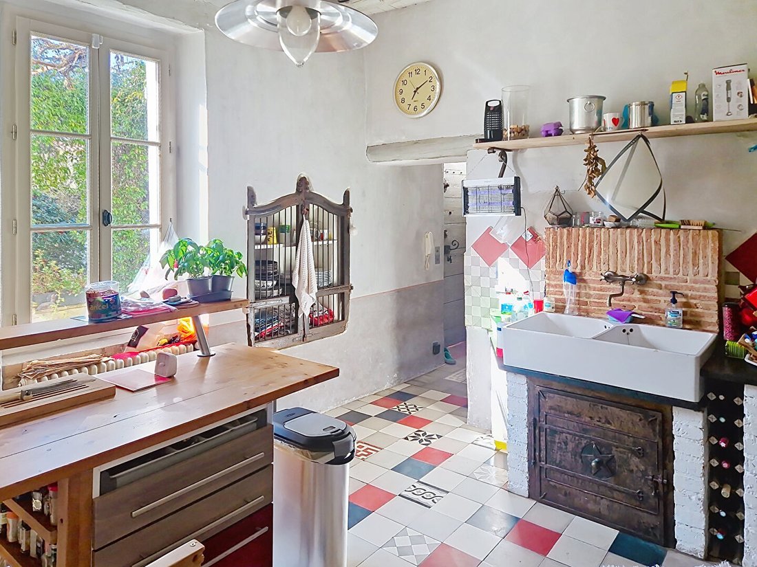 Villa in Pujaut, Occitania, France 2 - 17423678