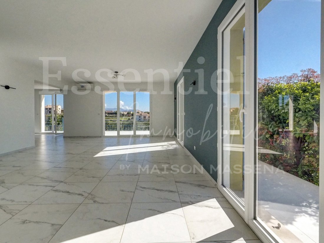 House in Saint-Laurent-du-Var, Provence-Alpes-Côte d'Azur, France 5 - 17423955