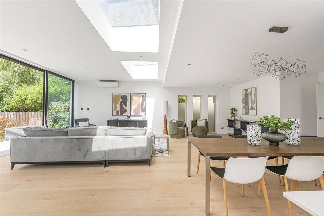 House in Richmond Upon Thames, England 2 - 17425331