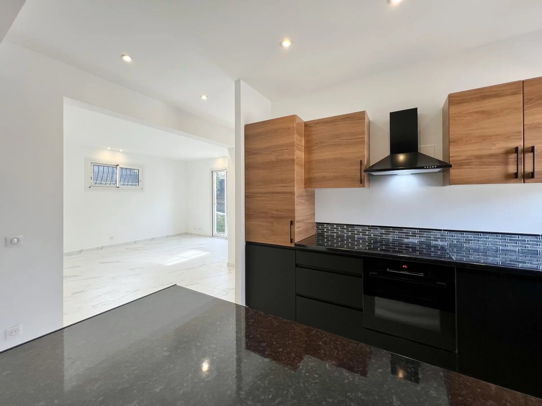 House in Saint Nicolas, Cannes, France 4 - 16557939