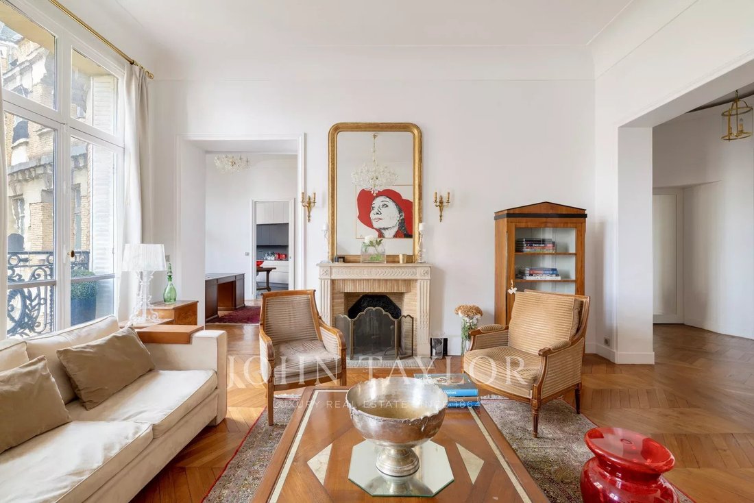 Apartment in Porte Dauphine, Paris 16e Arrondissement, Paris 4 - 17425757
