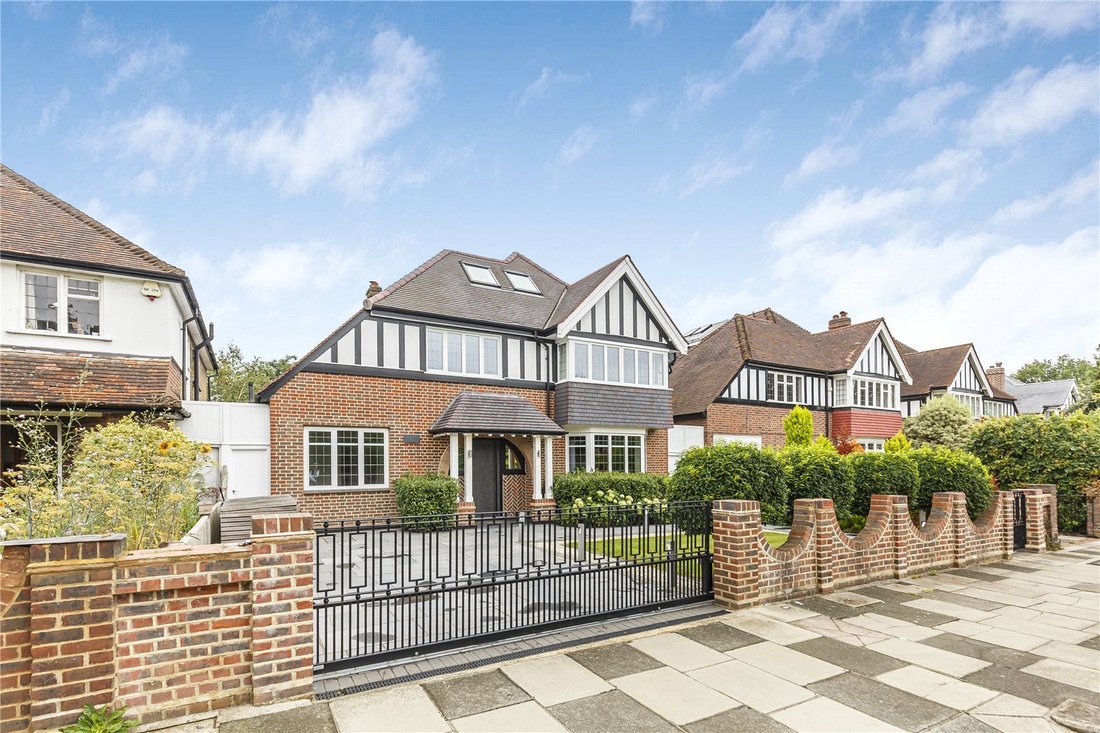 House in Richmond Upon Thames, England 1 - 17425331