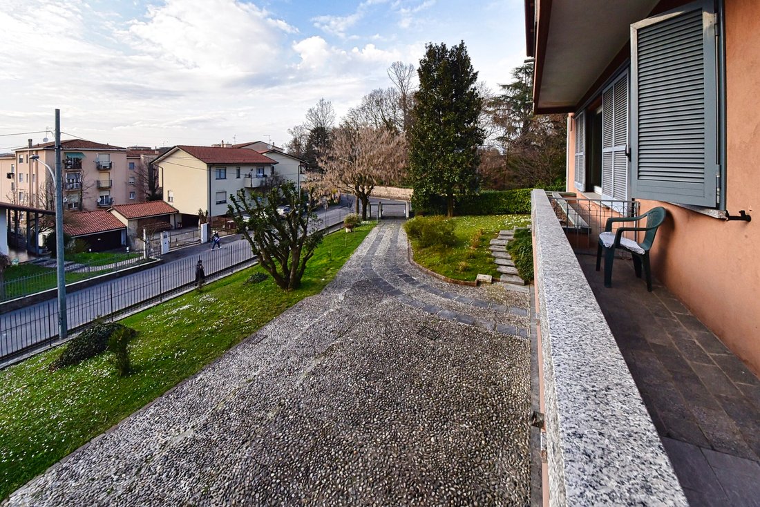Villa in Carnate, Lombardy, Italy 5 - 17424848
