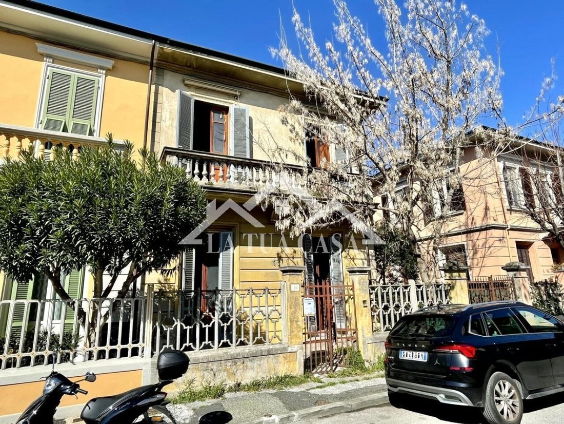Villa in Darsena - Ex Campo di Aviazione, Viareggio, Tuscany 1 - 17425245
