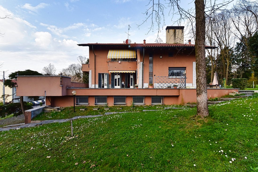 Villa in Carnate, Lombardy, Italy 3 - 17424848