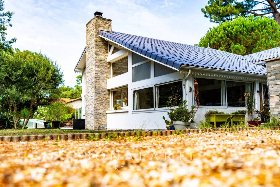 House in Saint-Palais-sur-Mer, Nouvelle-Aquitaine, France 2 - 17423895