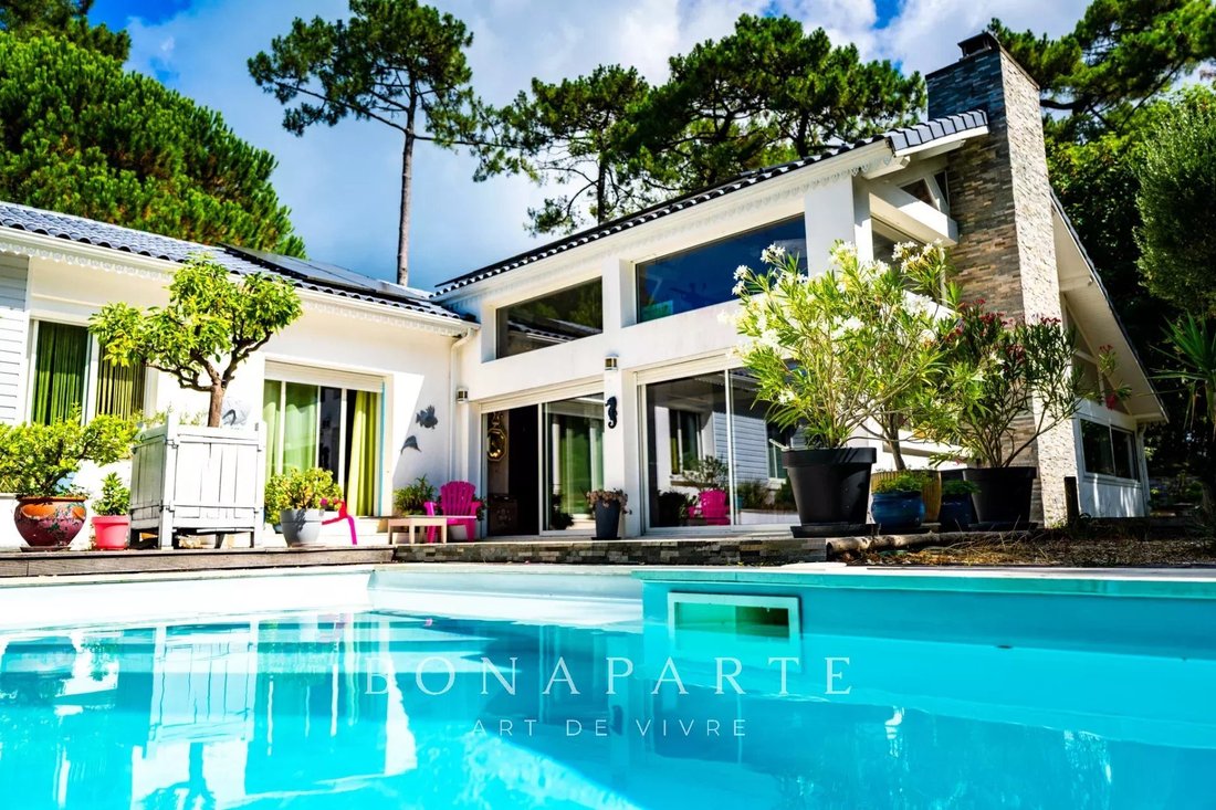 House in Saint-Palais-sur-Mer, Nouvelle-Aquitaine, France 1 - 17423895