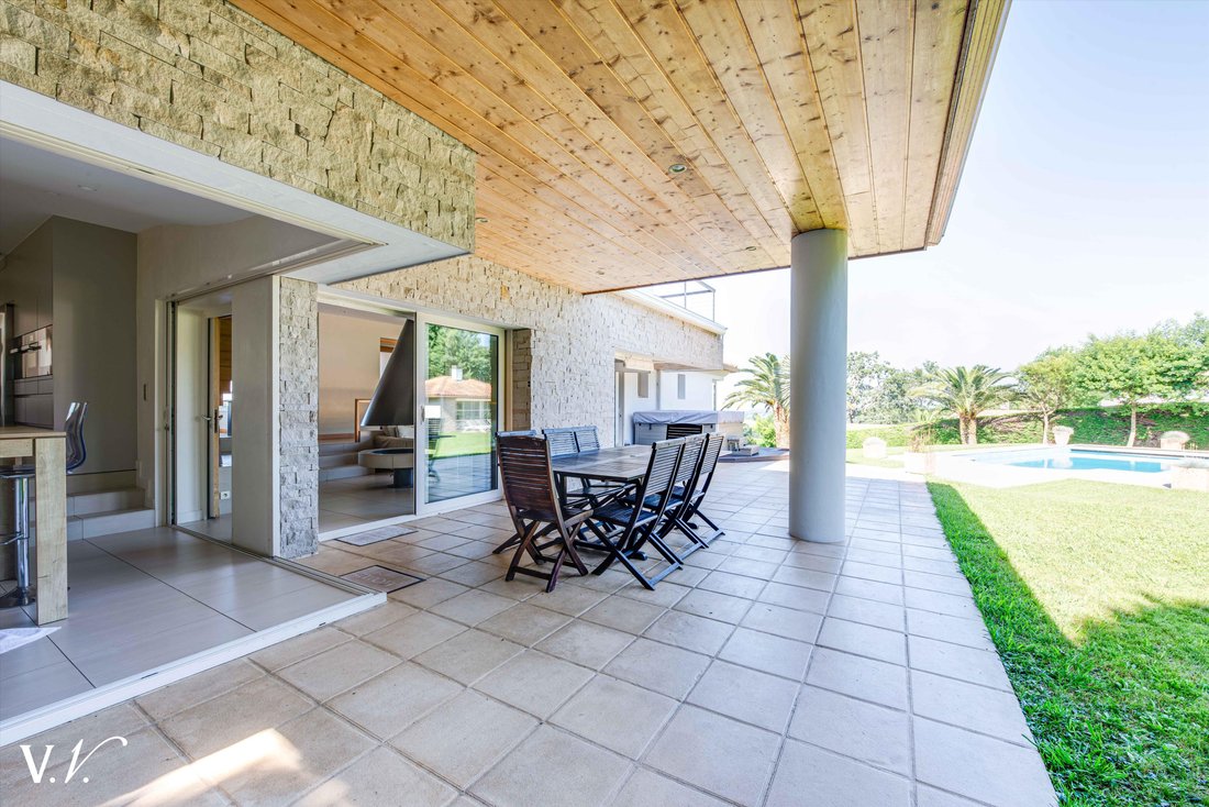 Villa in Mendi-Choko-Karrikatxar-Olhette, Urrugne, France 5 - 17425281