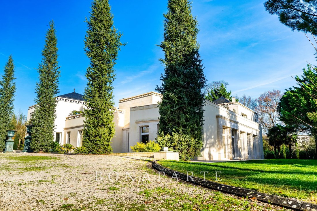 House in Saint-Cyr-sur-Loire, Centre-Val de Loire, France 3 - 17423880
