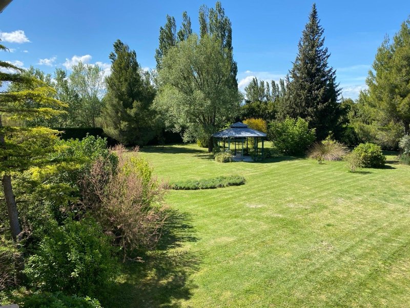 Villa in Pujaut, Occitania, France 3 - 17423678