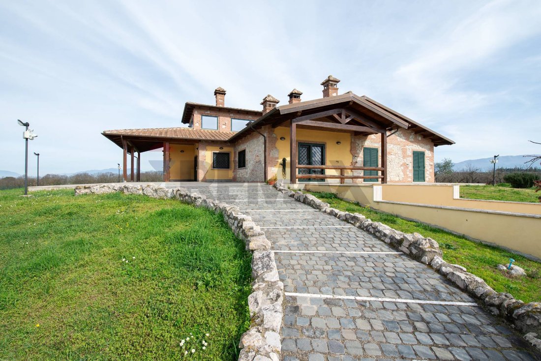 Villa in Palombara Sabina, Lazio, Italy 1 - 17426203