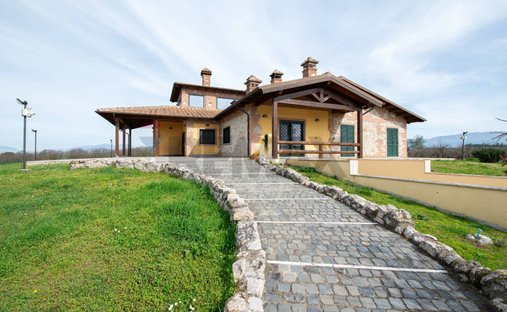 Villa in Palombara Sabina, Lazio, Italy 1