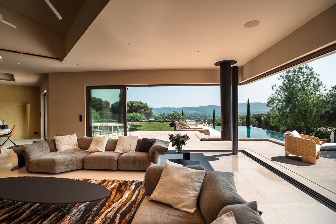 Villa in Ramatuelle, Provence-Alpes-Côte d'Azur, France 2 - 17424086