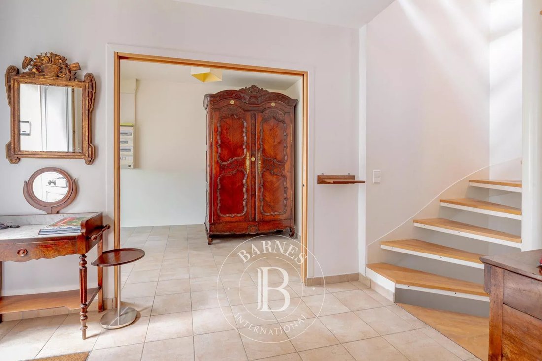Townhouse in Perouses, Paris, Ile-de-France 5 - 17423475
