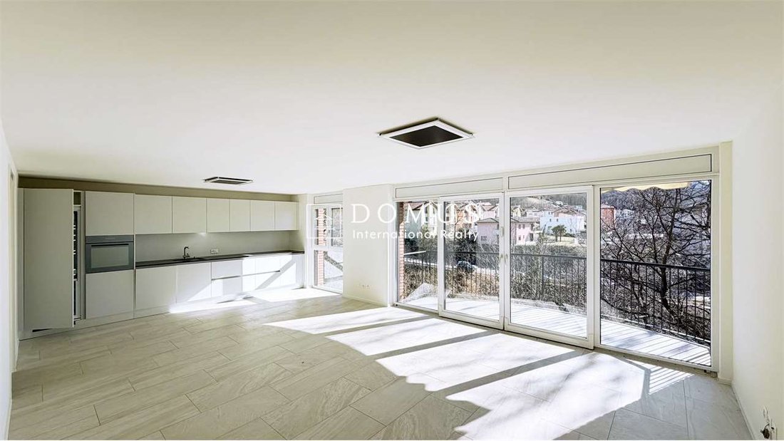 Cadro – Bright 3.5 Room Apartment With 40 Sqm Hobby Room And 2 Parking Spaces
