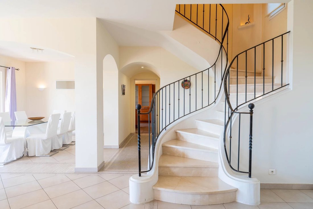 House in Tourrettes-sur-Loup, Provence-Alpes-Côte d'Azur, France 4 - 17225375