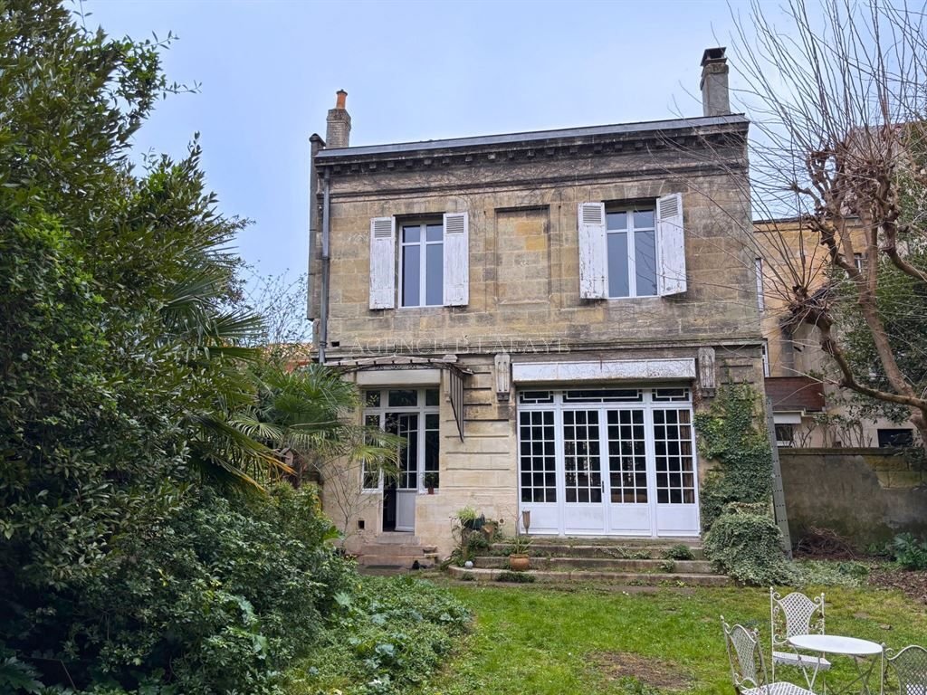 House in Hôtel de Ville-Quinconce-Saint Seurin-Fondaudège, Bordeaux, France 1 - 17423208