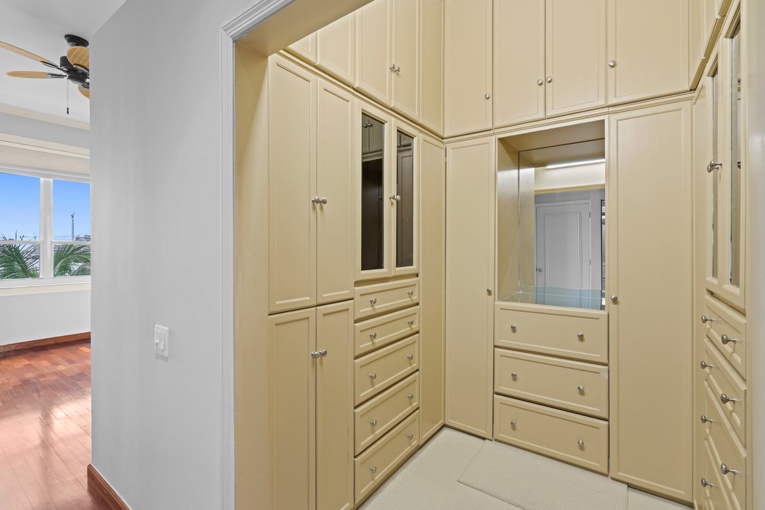 Condo in Miami, Florida, United States 5 - 17424330