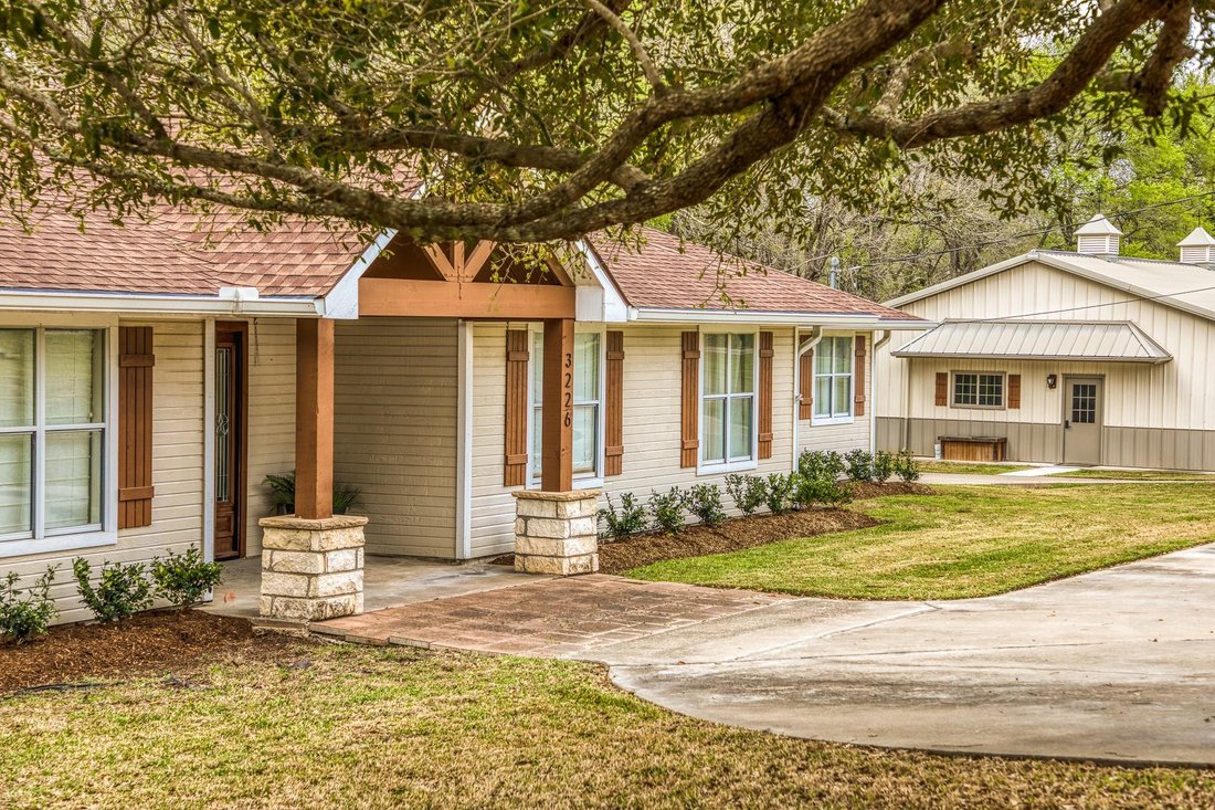House in Brenham, Texas, United States 2 - 17423007