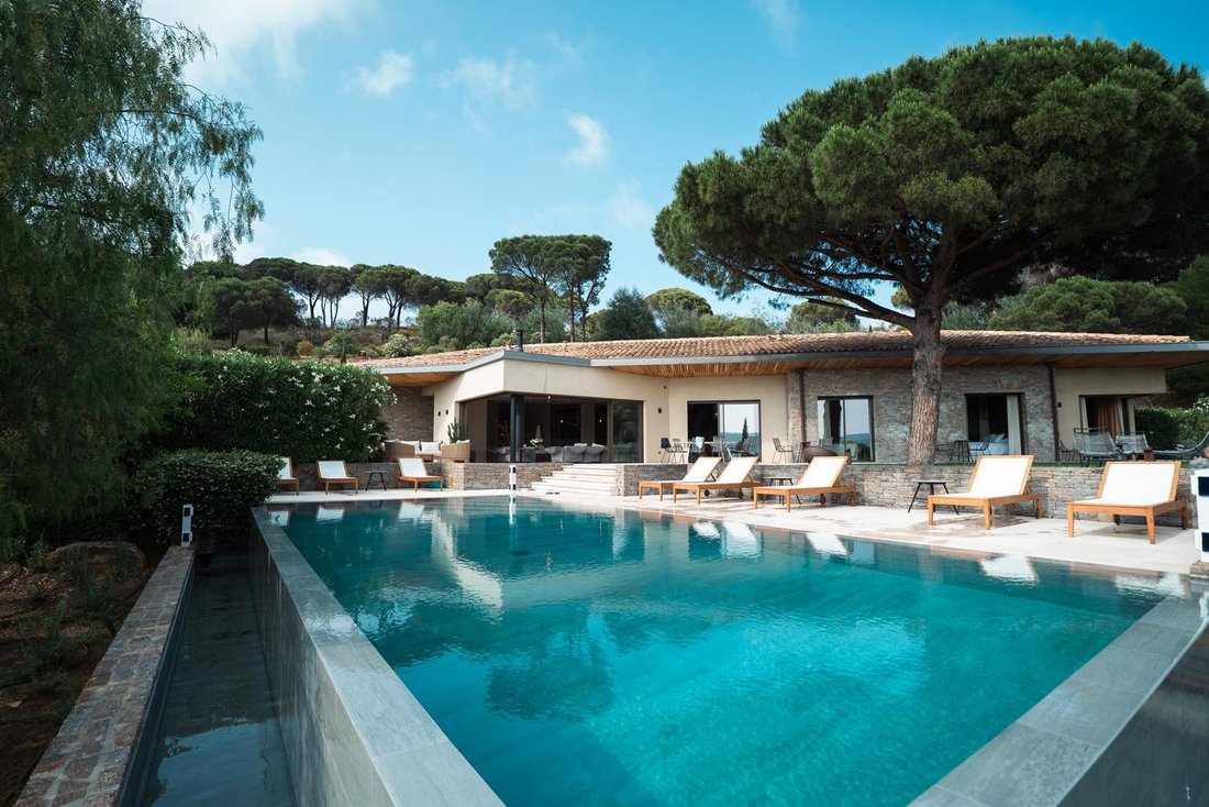 Villa in Ramatuelle, Provence-Alpes-Côte d'Azur, France 5 - 17424086