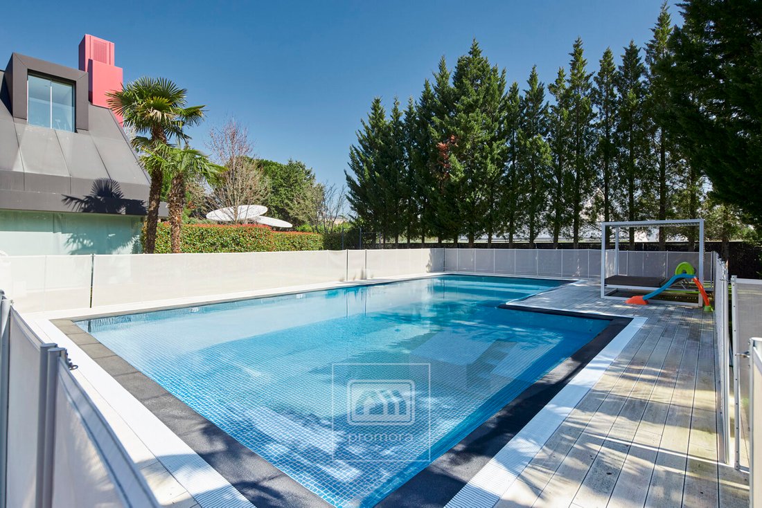 Villa in La Moraleja, Alcobendas, Comunidad de Madrid 2 - 17426840