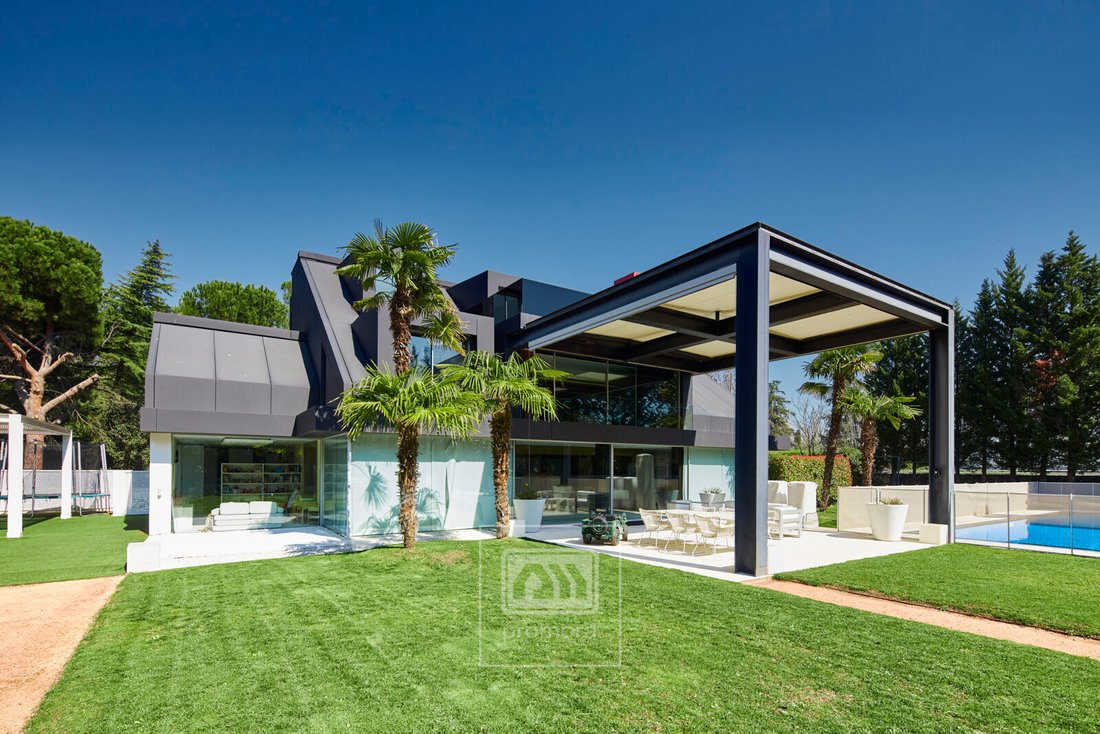 Villa in La Moraleja, Alcobendas, Comunidad de Madrid 4 - 17426840