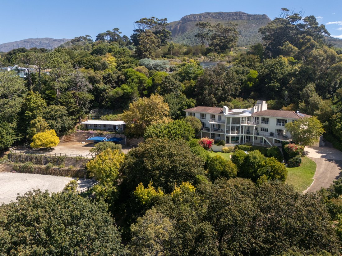 House in Witteboomen, Silverhurst, Cape Town 1 - 17426530