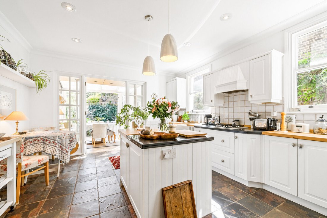 House in Castelnau, Richmond Upon Thames, England 5 - 17426851