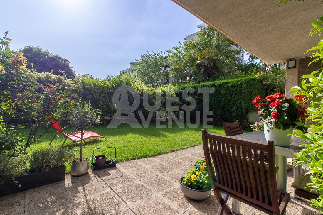 Apartment in Saint-Cloud, Ile-de-France, France 1 - 17426976