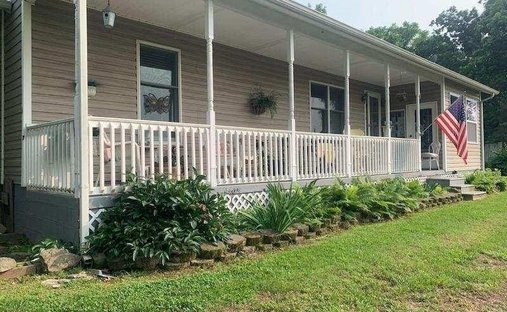 House in Green Forest, Arkansas, United States 1