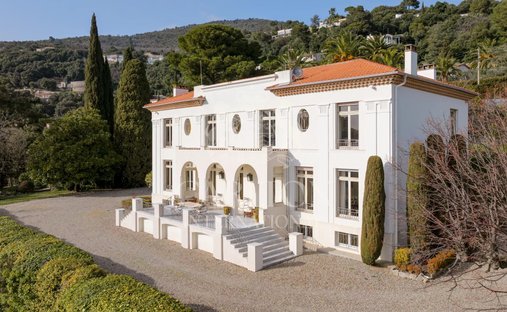 Villa in Grasse, Provence-Alpes-Côte d'Azur, France 1