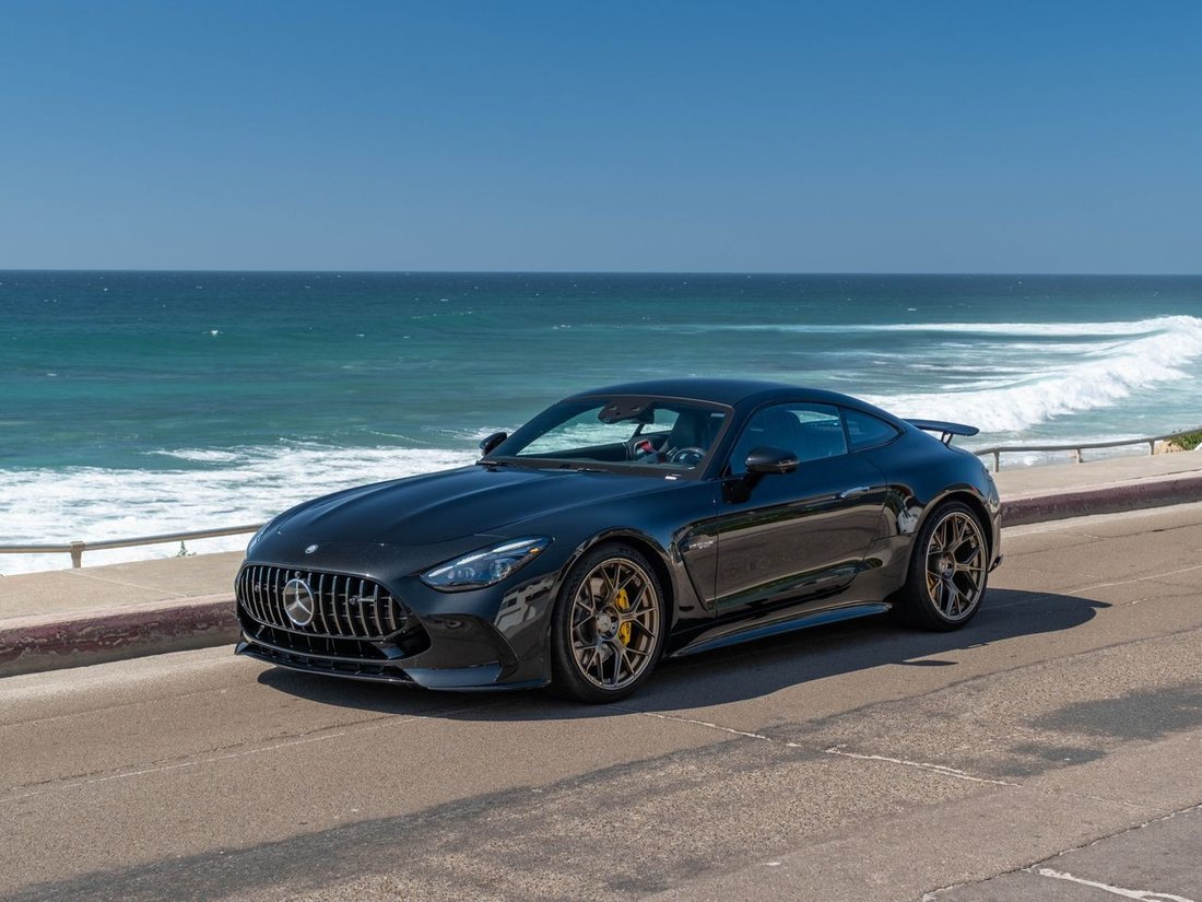 Coupe in La Jolla, CA, United States 1 - 17427080
