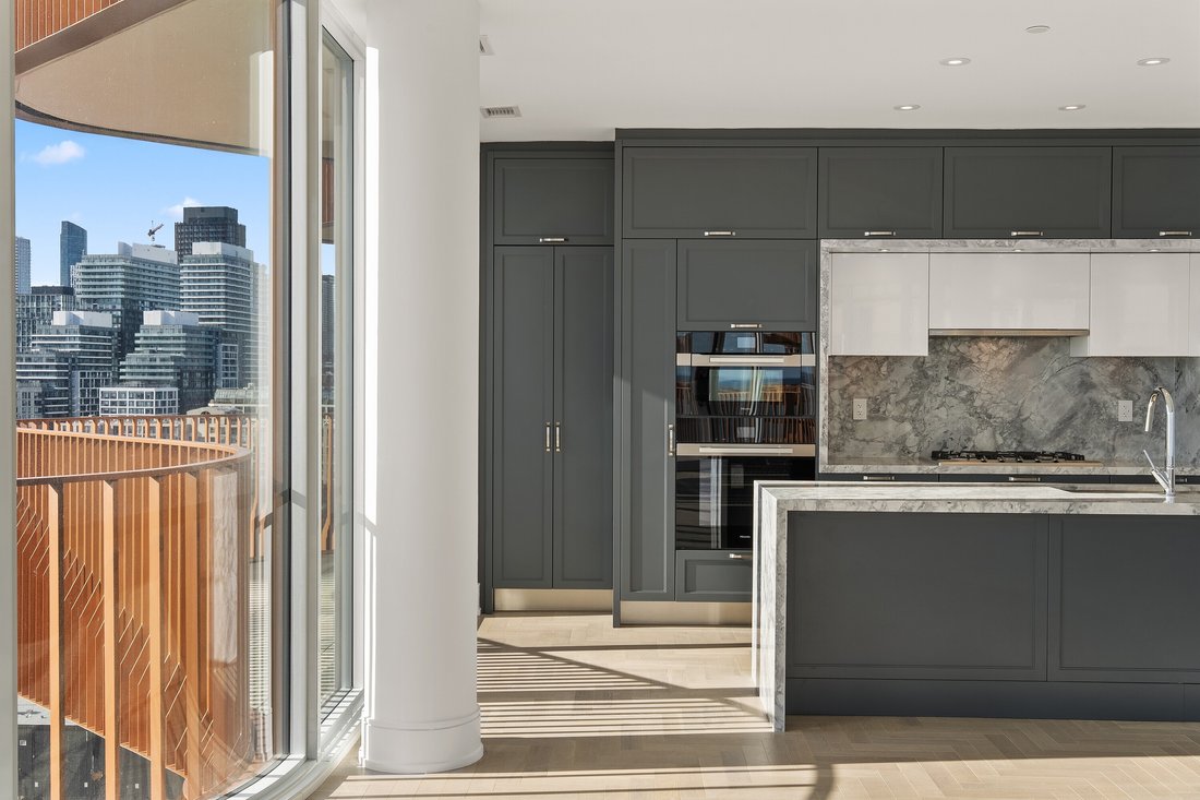 Condo in Toronto, Ontario, Canada 5 - 17427108