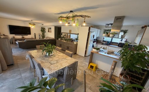 Villa in Saint-Mitre-les-Remparts, Provence-Alpes-Côte d'Azur, France 1