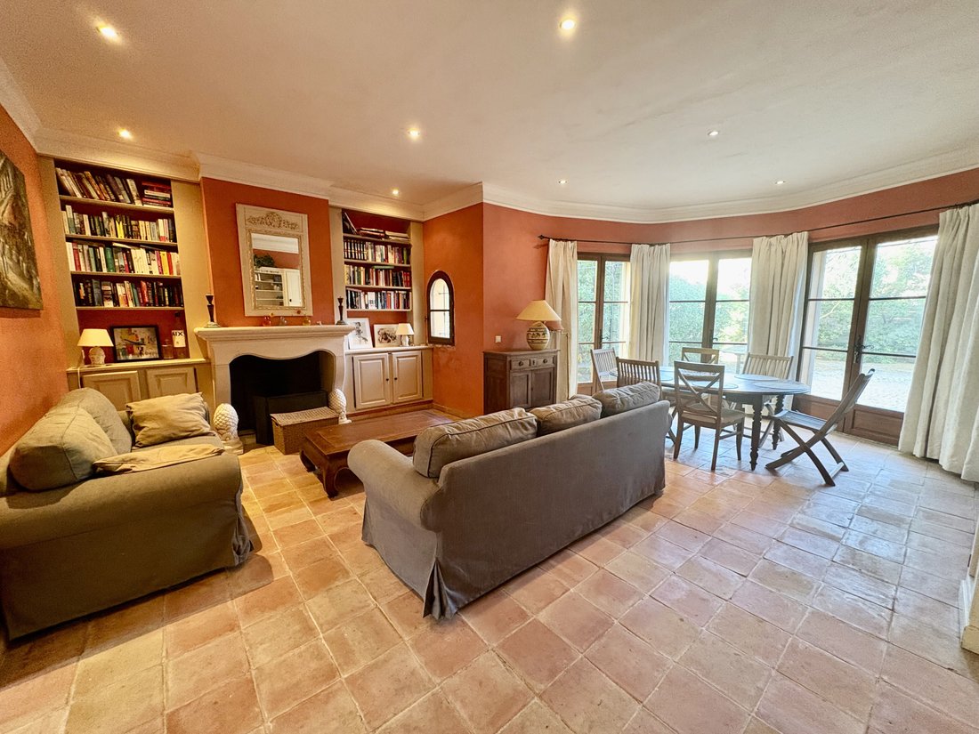 Villa in Hyeres, Provence-Alpes-Côte d'Azur, France 3 - 17426914